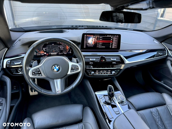 BMW Seria 5 540d xDrive mHEV M Sport sport - 25