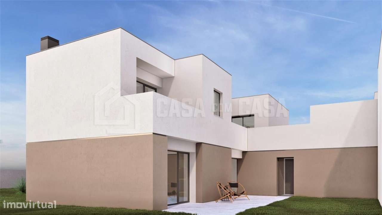 Moradia Geminada V4 em M. Madalena A-1