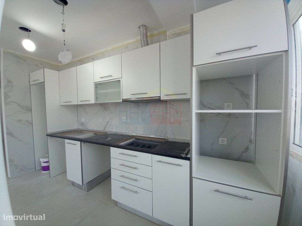 Apartamento T4 no Laranjeiro-13