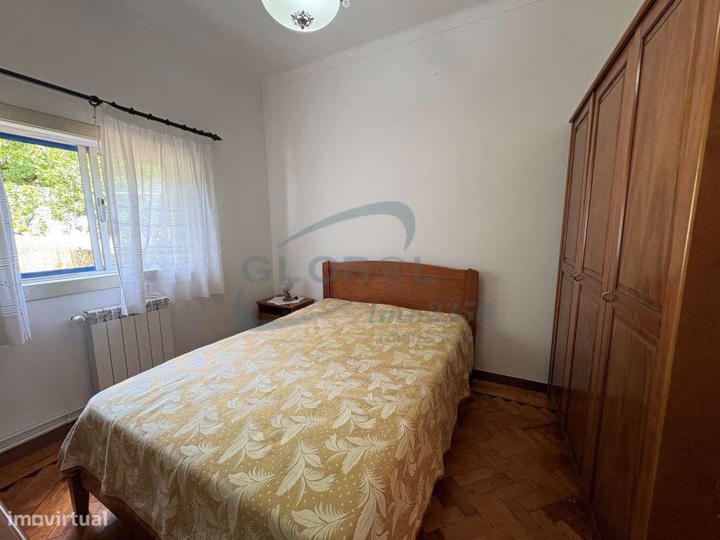Moradia T5 com Grande Terreno Plano, Garagem, Anexos e Elevado Pote...-8