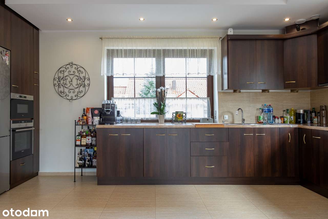 Dom Wolnostojący z Lokalem Usługowym – Komorniki, ul. Wiosenna-5