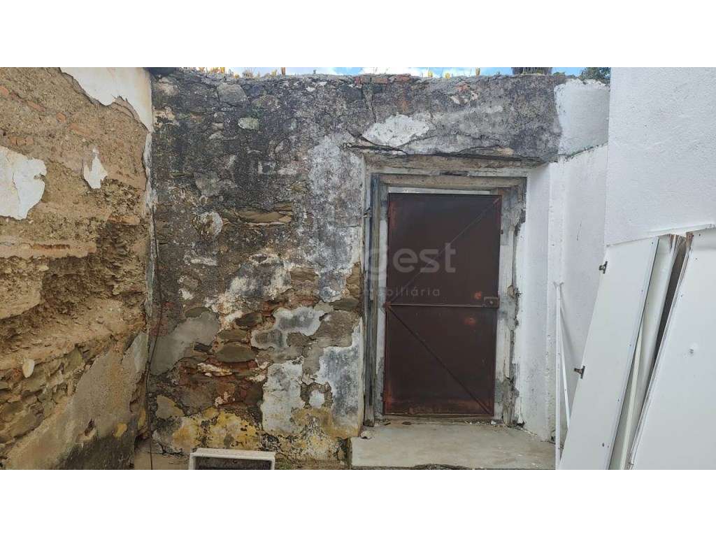 Moradia T2 com Logradouro para Recuperar na Vila de Aljustrel - Grande imagem: 4/12