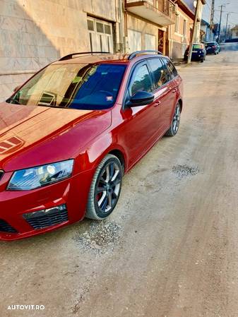 Skoda Octavia Combi 2.0 TDI DSG RS - 4