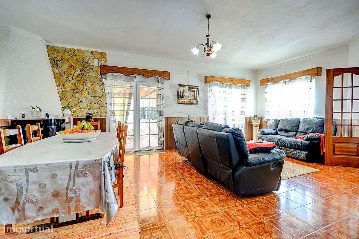 Moradia T4 para venda-10