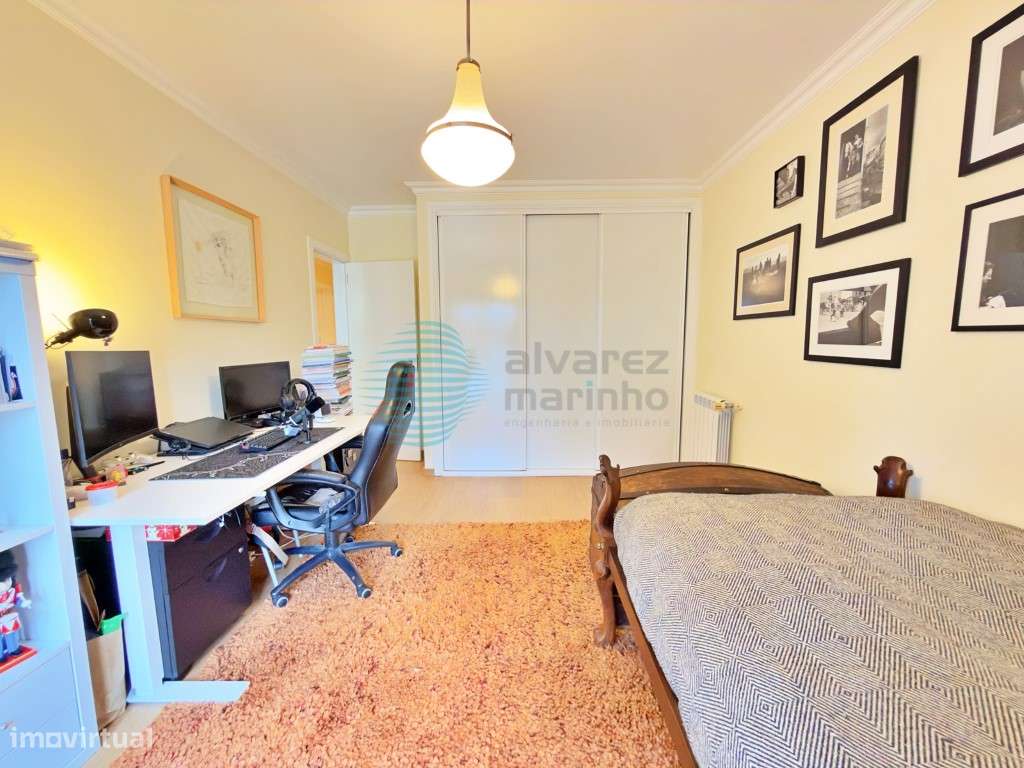 Apartamento T5, com 3 varandas, 2 lugares de estacionamento e Arrec...-20