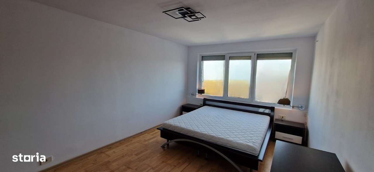 Apartament 4 camere, semidecomandat - Podu Roș-0