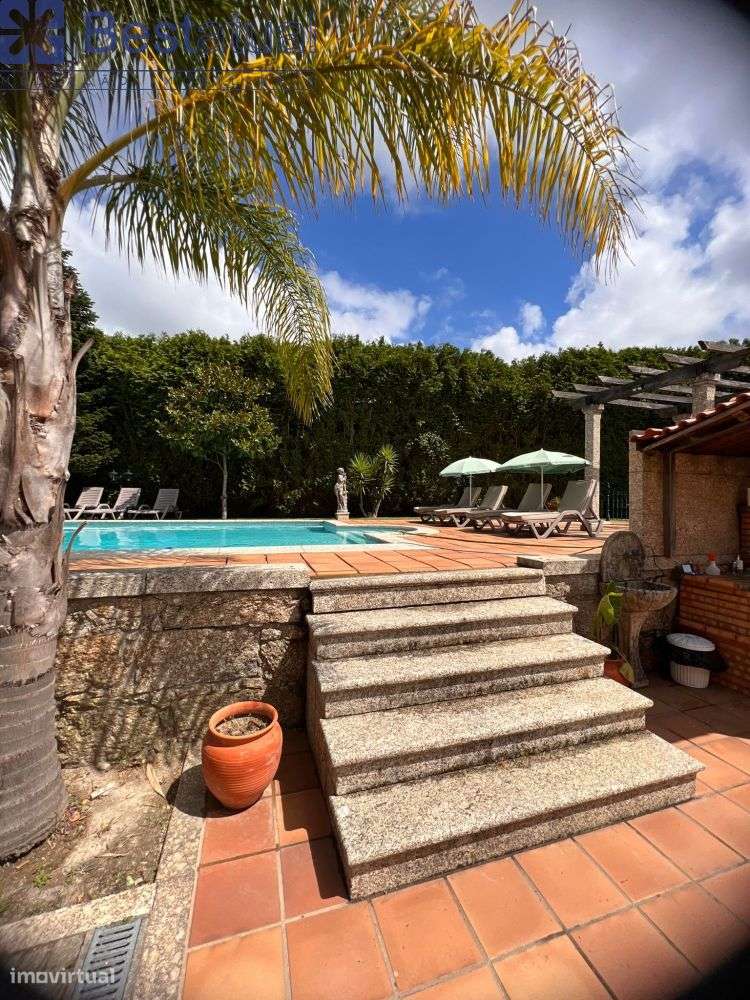 Moradia T4 - 4 Suites - Possib. Permuta - Ribeirão-46