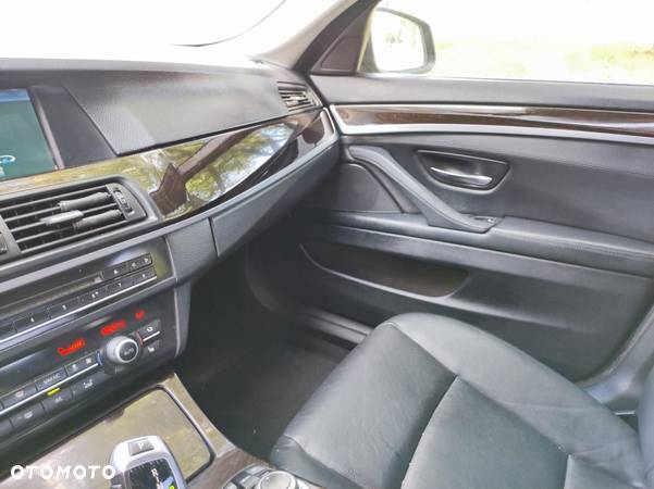 BMW Seria 5 528i Touring Sport-Aut - 15