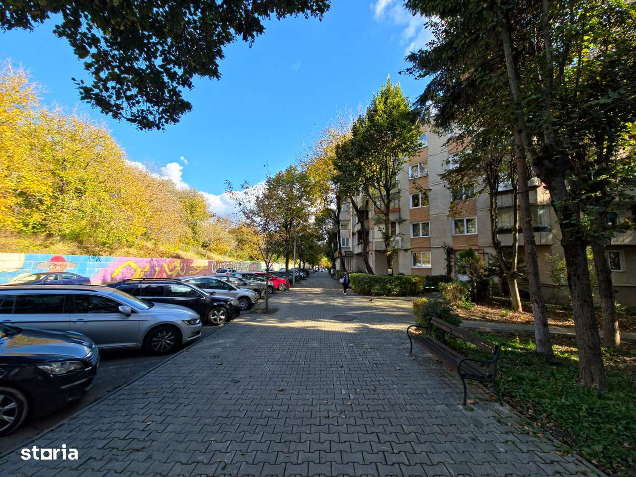 Apartament cu 2 camere cu balcon situat pe str Cutezantei.-2