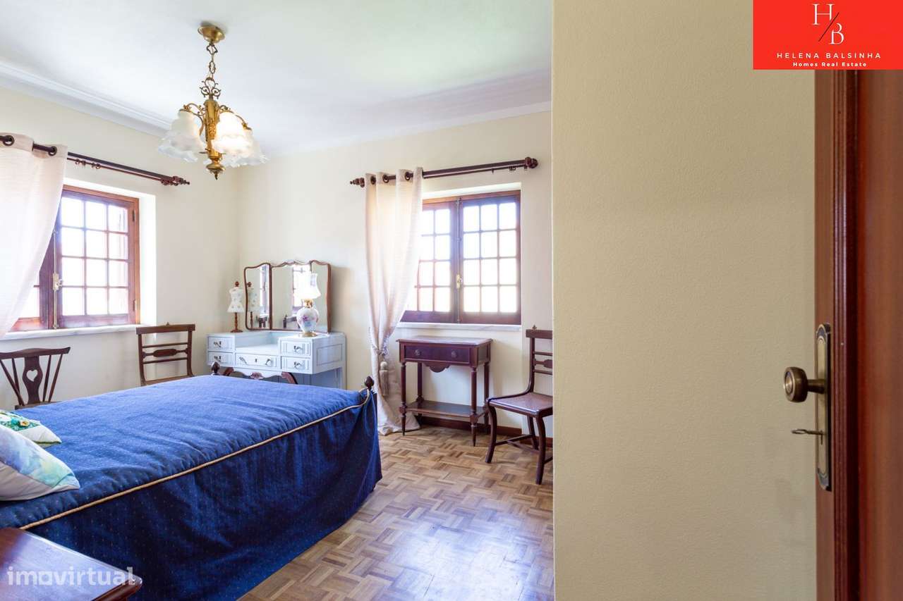 Bonita moradia V6, situada nos Casais de São Lourenço, junto à pra-24