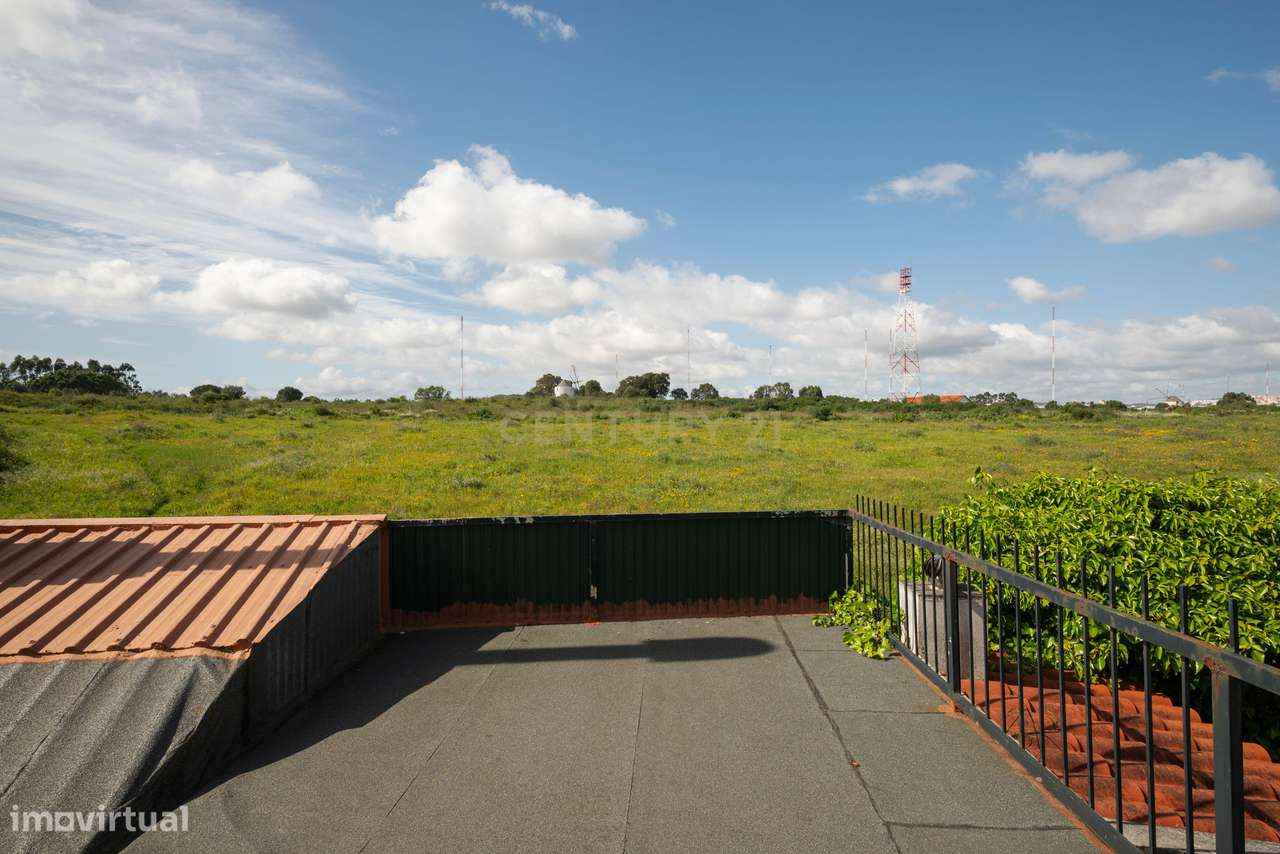 Moradia T4+1 para venda em Queijas.-30