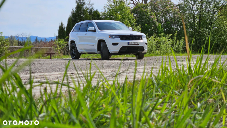 Jeep Grand Cherokee - 18