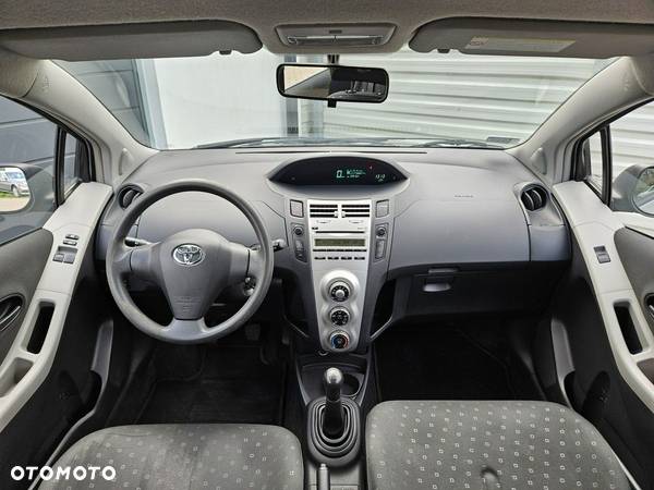 Toyota Yaris 1.3 VVT-i Luna - 8