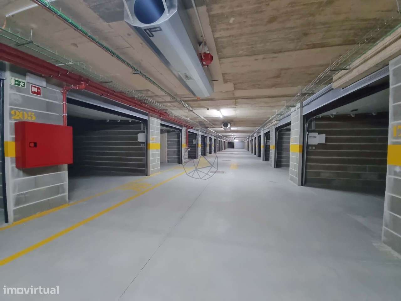 Garagens Box à Venda em Portimão — de 16 m² a 28 m², entre a estação d - Grande imagem: 4/32