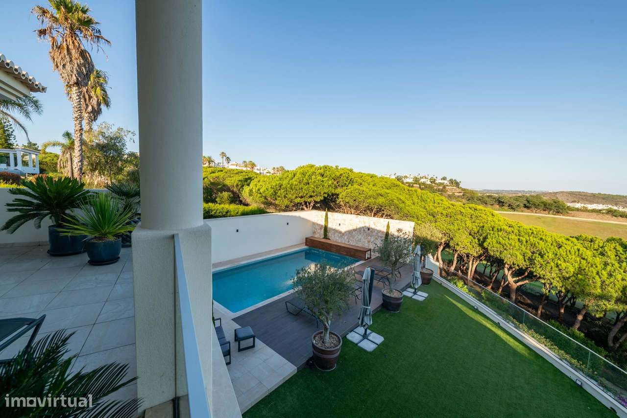 Villa de luxo de 5 quartos de golfe na linha de frente-35