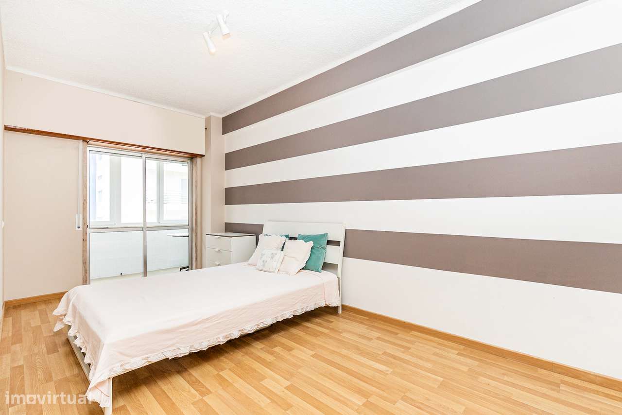T3 com 3 varandas e garagem no centro de Lisboa–excelente investimento - Grande imagem: 5/27