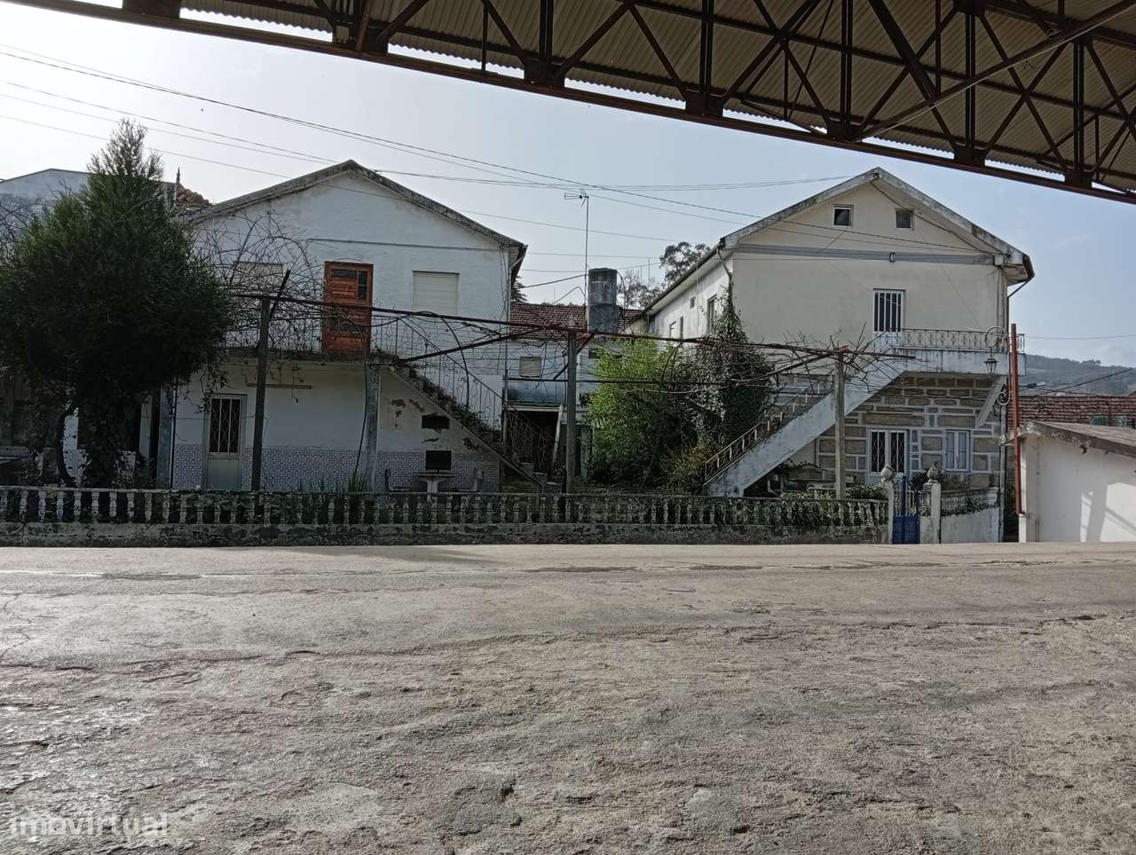 Venda de prédio localizado centro das Termas São Vicente Penafiel-12