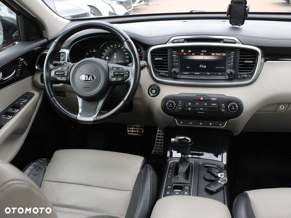 Kia Sorento - 2