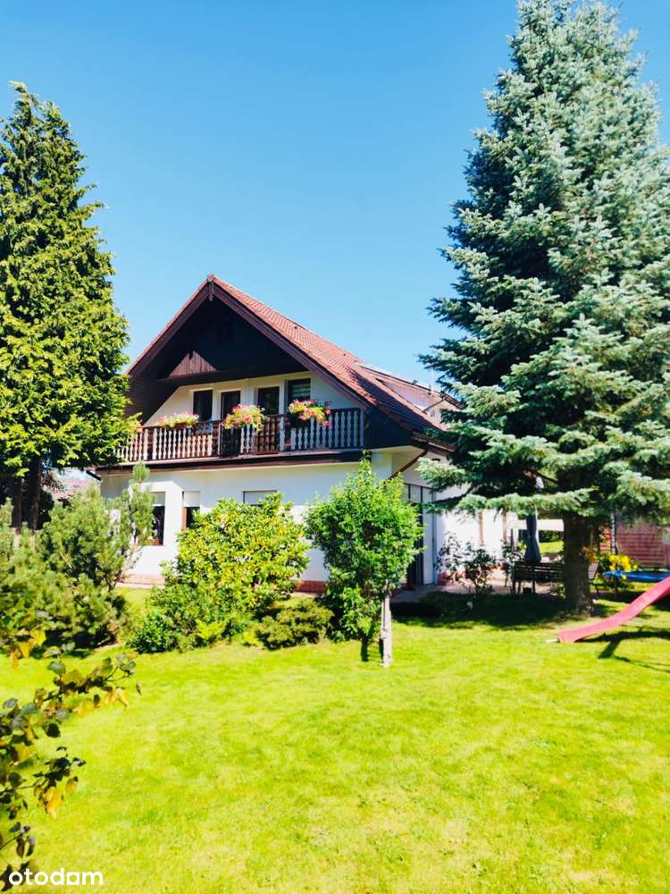 Przestronny dom dla dwóch rodzin-1