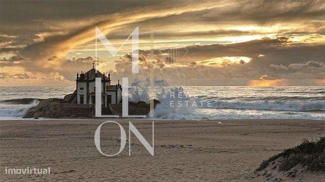 Terreno bem localizado em Arcozelo confinante com o Externato Nossa Se - Grande imagem: 2/4