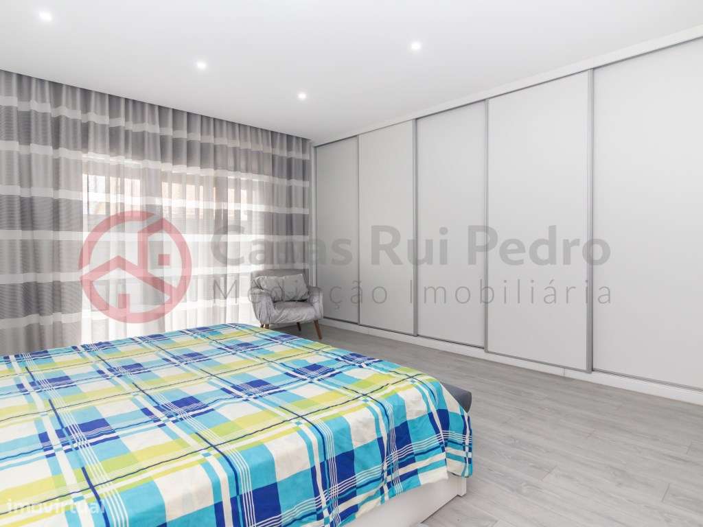 Moradia T3+2 Remodelada com garagem 740 m² de Terreno em St Antonio...-36