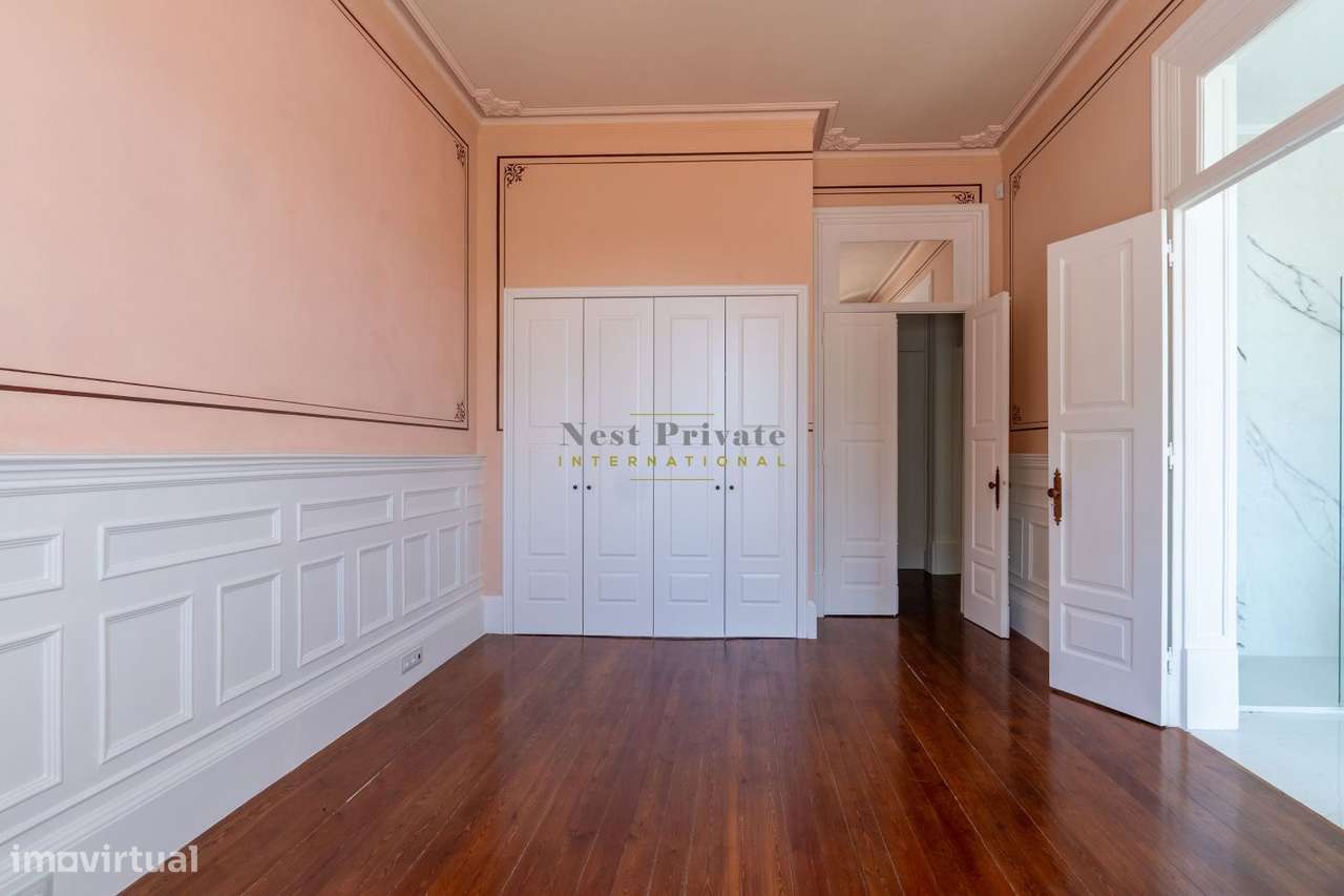 Palacete à venda na Rua de Álvares Cabral-25