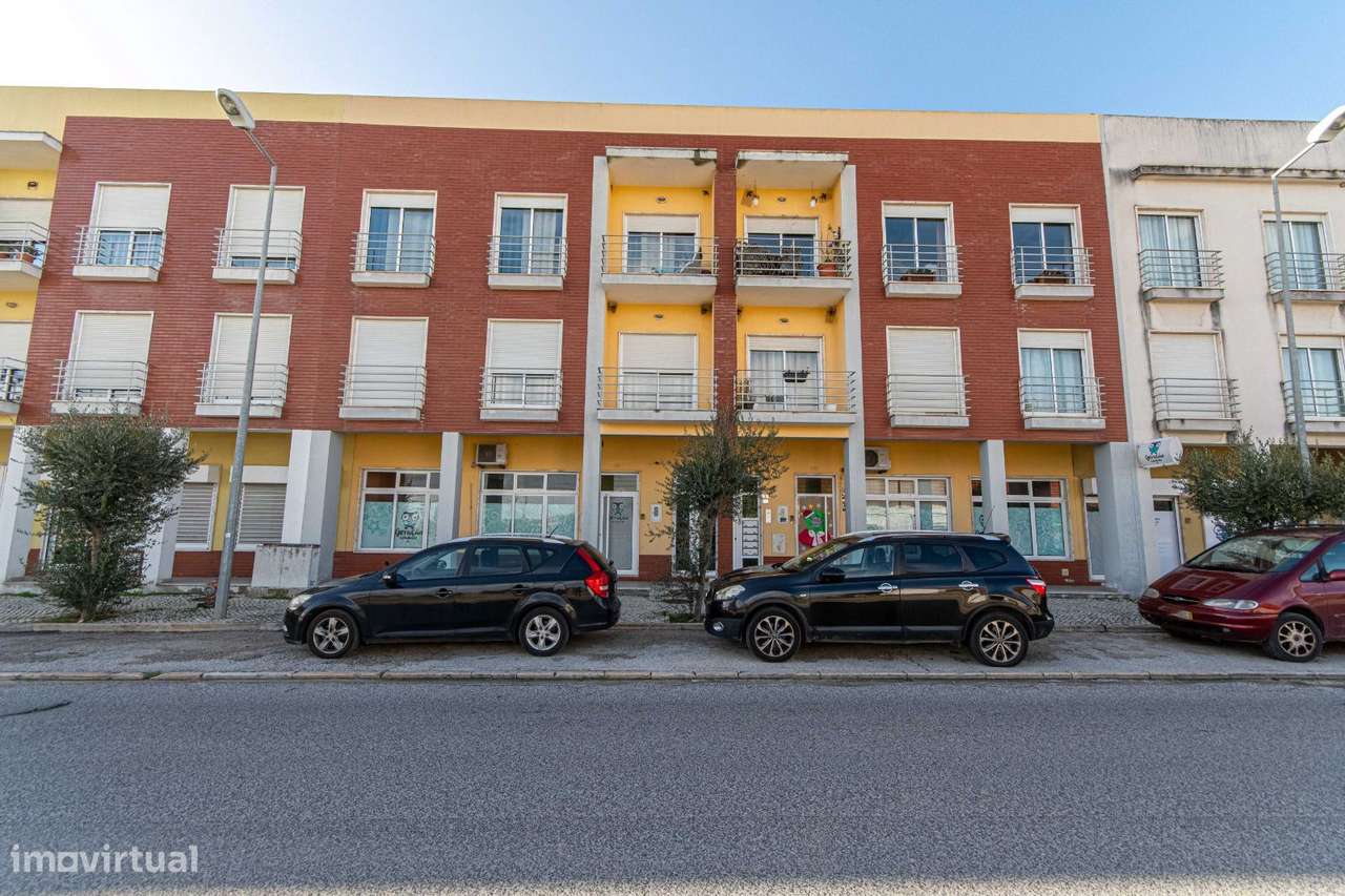 Apartamento T2 Duplex Na Atalaia Montijo