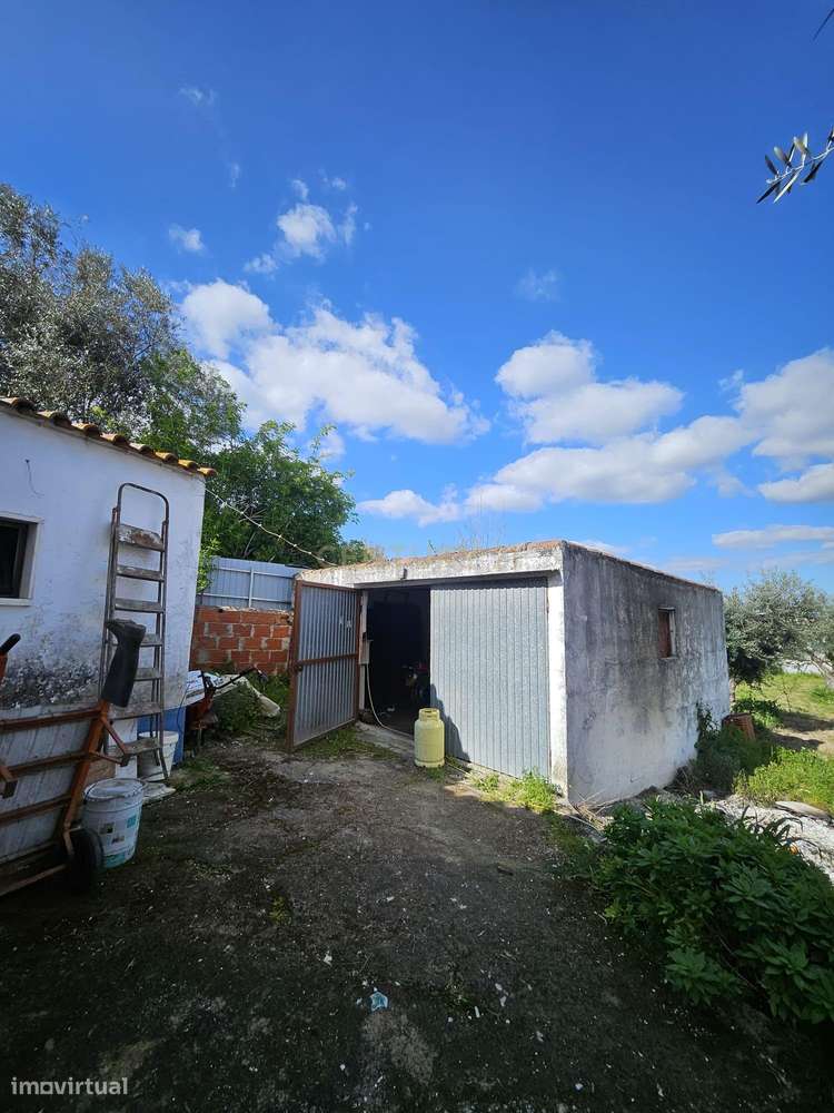 Moradia T2 + 1 com Quintal, Garagem e Anexo Sabugueiro, Arraiolos-17