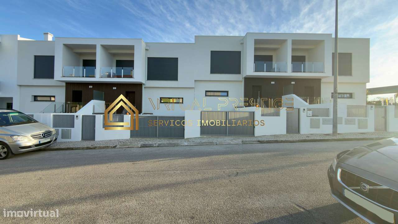 Moradia T4+1 nova com piscina e garagem em Palhais + cave com escri...-32