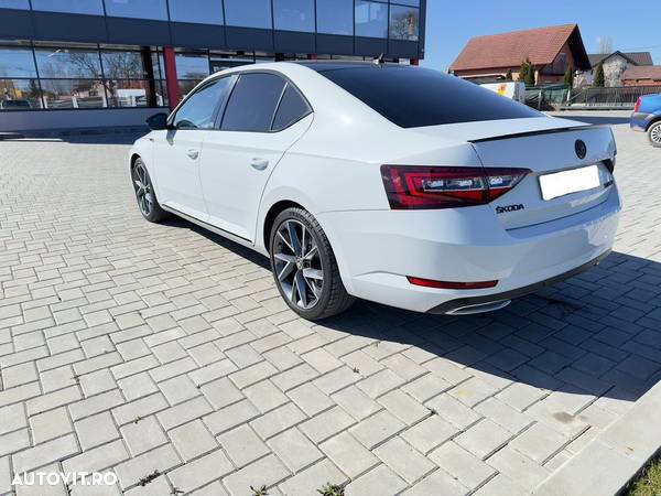 Skoda Superb 2.0 TDI DSG 4X4 Sportline - 3