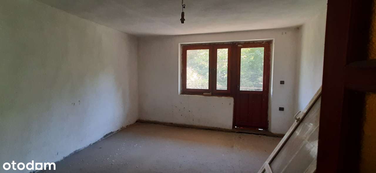 Dom w Kobielniku przy drodze głównej-5