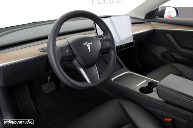 Tesla Model 3 - 3