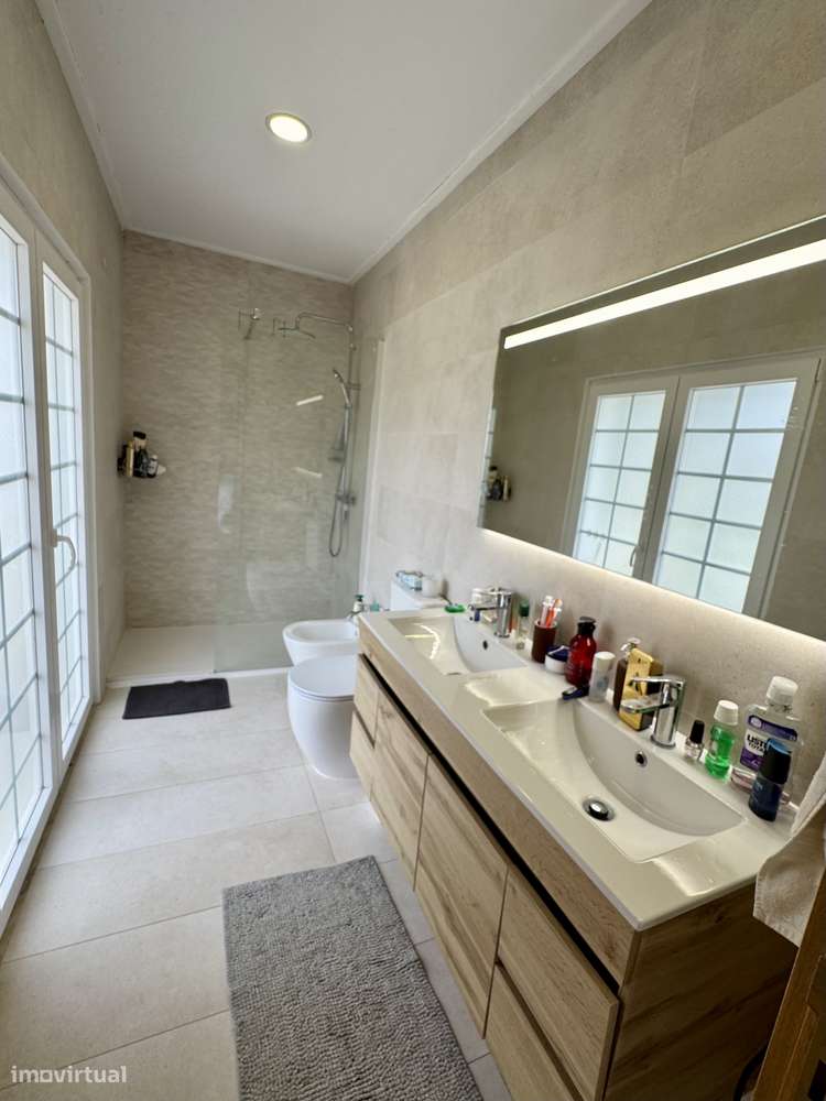 Moradia t3 garagem box jardim Charneca da Cotovia Sesimbra-47