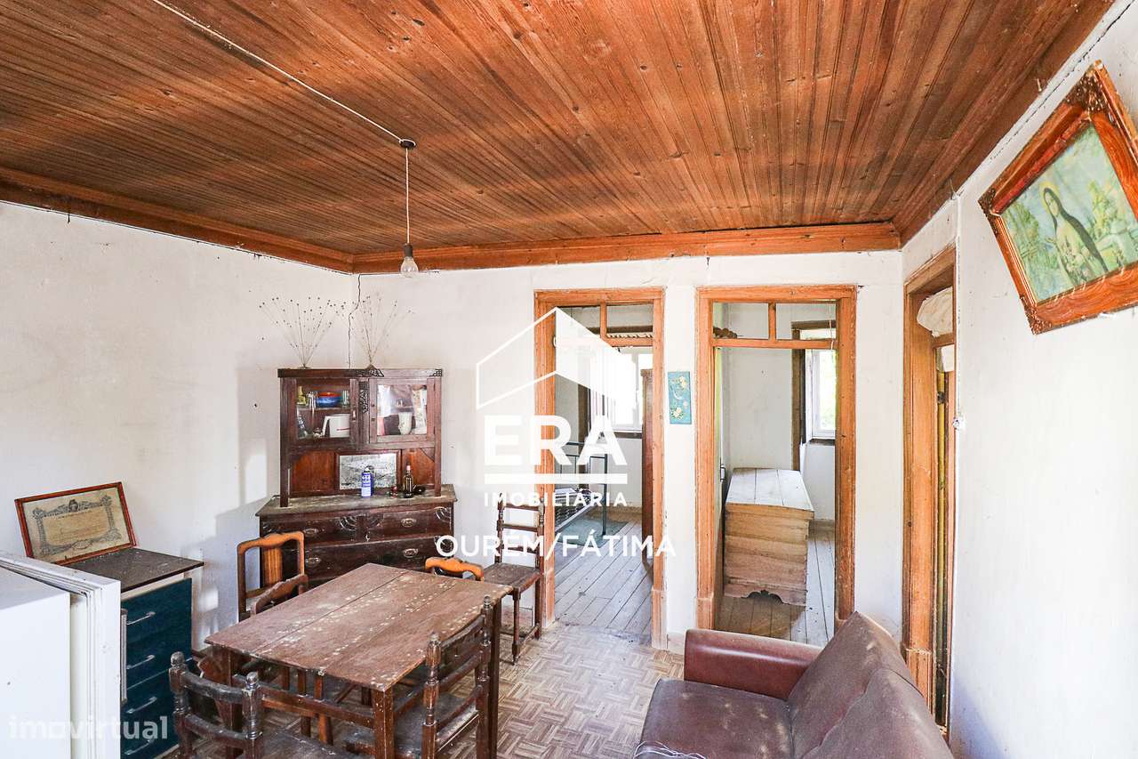 Moradia T2 para reconstrução no Olival - Grande imagem: 4/20