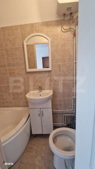 Camera de camin, cu baie in camera, 12 mp, zona Tractorul - Imagine principală: 3/4