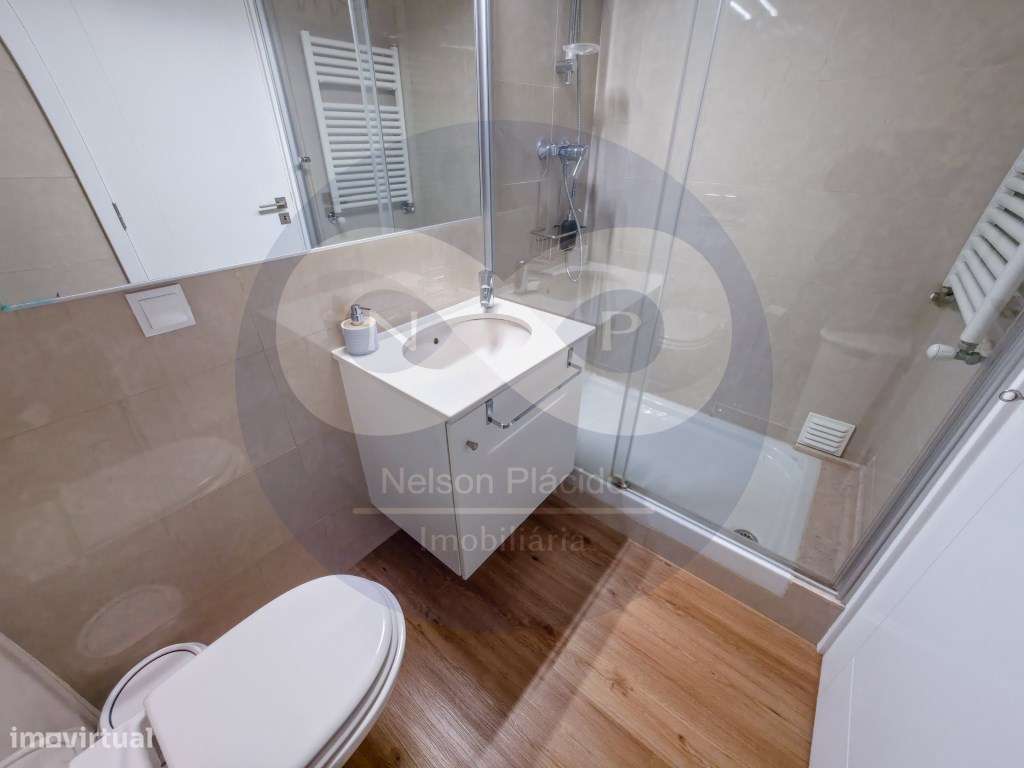 T2 com Cozinha Equipada, Varanda, 2 WC's, 3 Roupeiros embutidos e G...-22