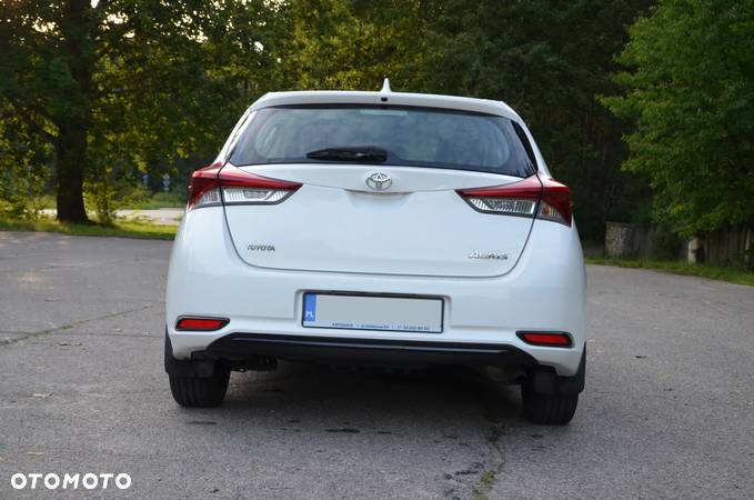 Toyota Auris 1.33 VVT-i Active - 4