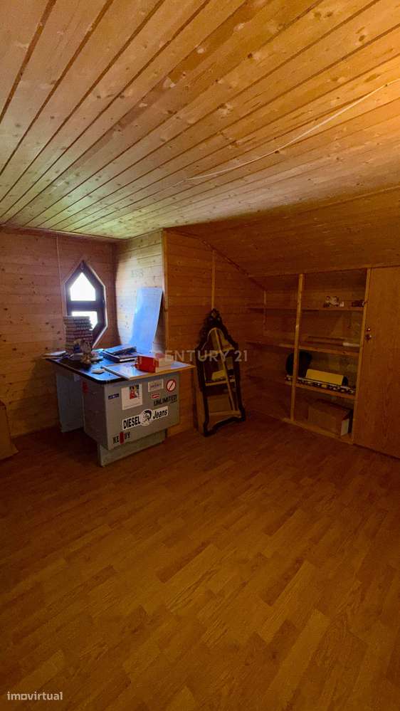 Moradia T7 com Vista Mar e Elevado Potencial em Areosa-32