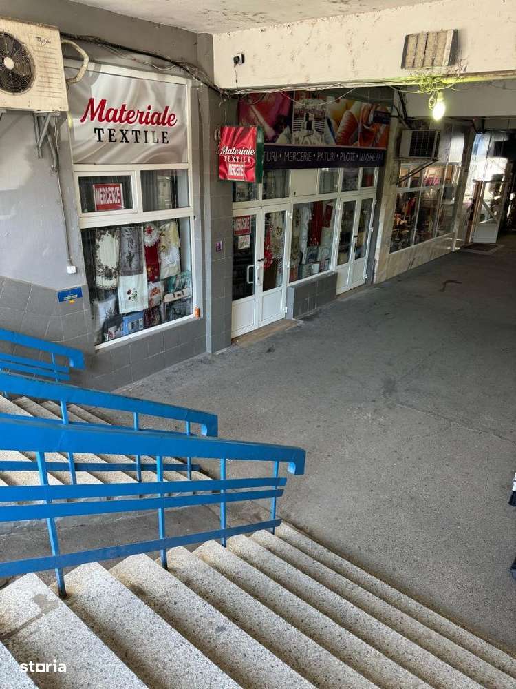 Vand Spatiu Comercial Piata Centrala - Imagine principală: 1/9