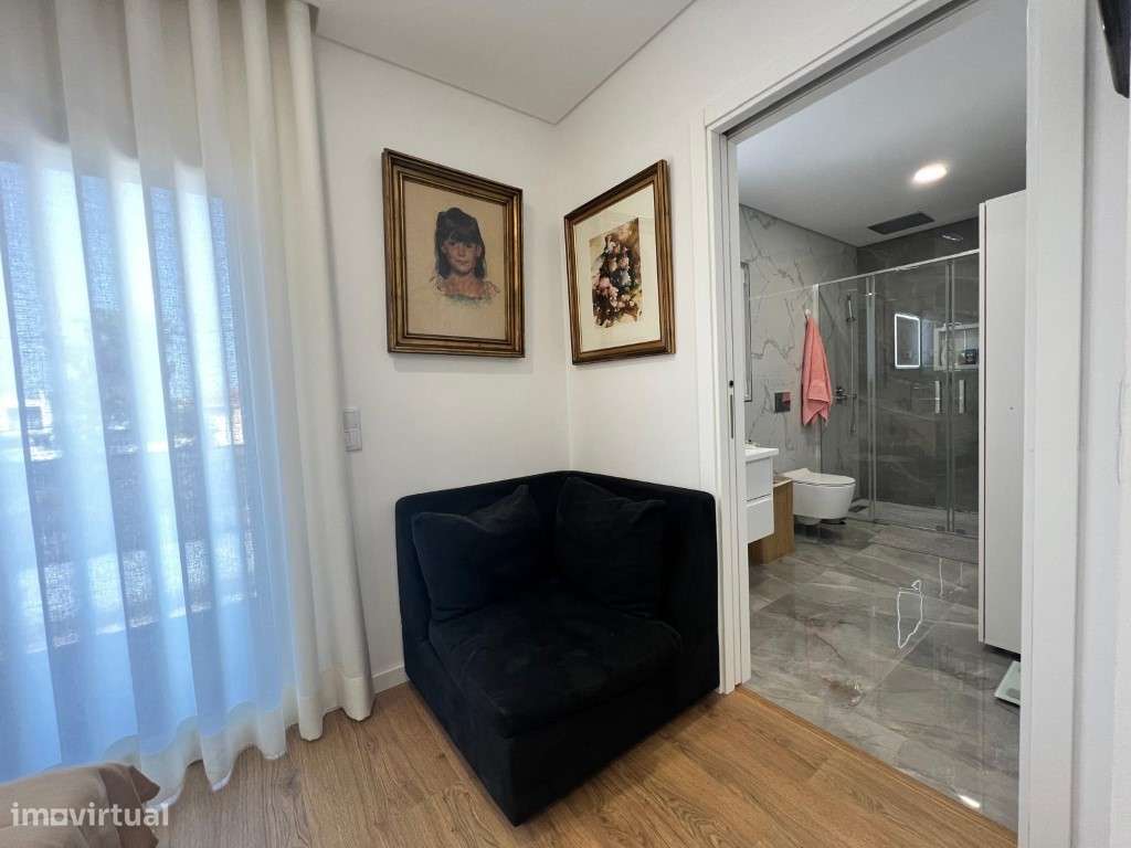 Moradia Isolada T4 Com piscina-6