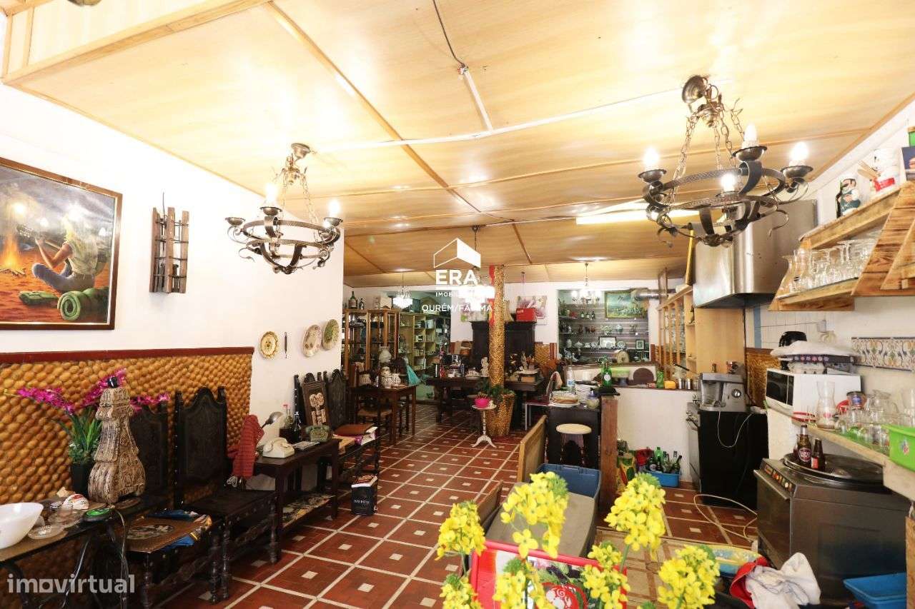 Moradia T3 localizada no centro de Caxarias! - Grande imagem: 4/29