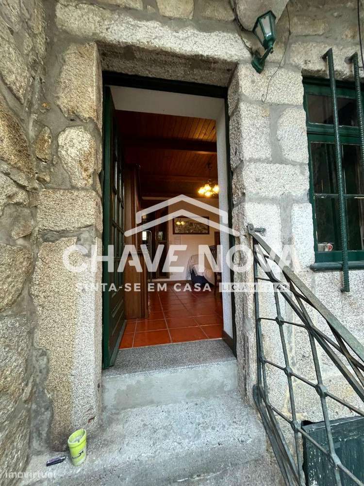 Moradia T4  750m da estação de Campanhã. - Grande imagem: 4/22