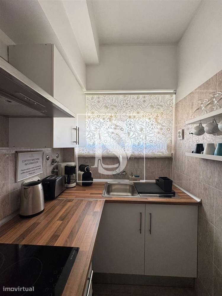 T1 Remodelado e Decorado e Equipado na Av. Defensores de Chaves, Lisbo-11