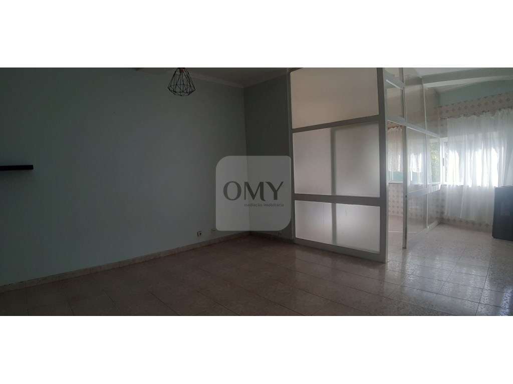 T1 junto à Escola das Arvores em Vila Real - Grande imagem: 2/8