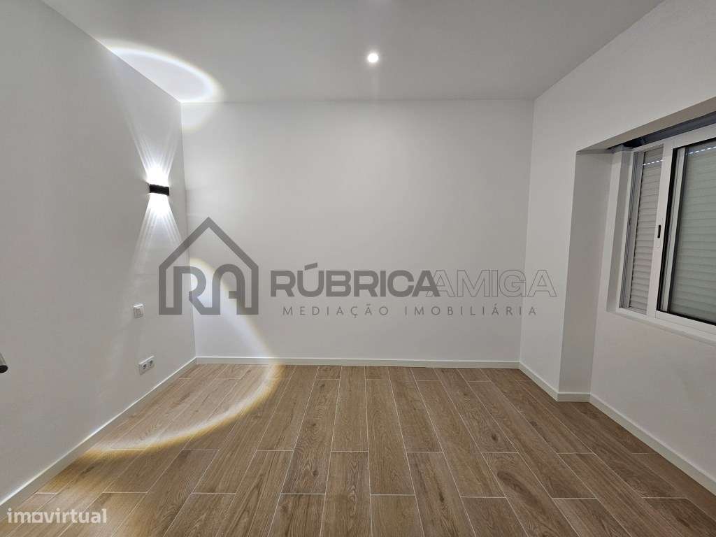 Moradia recuperada com garagem em Loulé-4