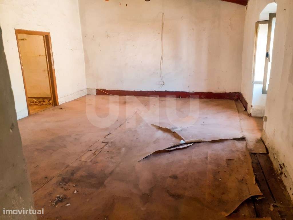 Moradia para remodelar em Barbacena - Elvas-3