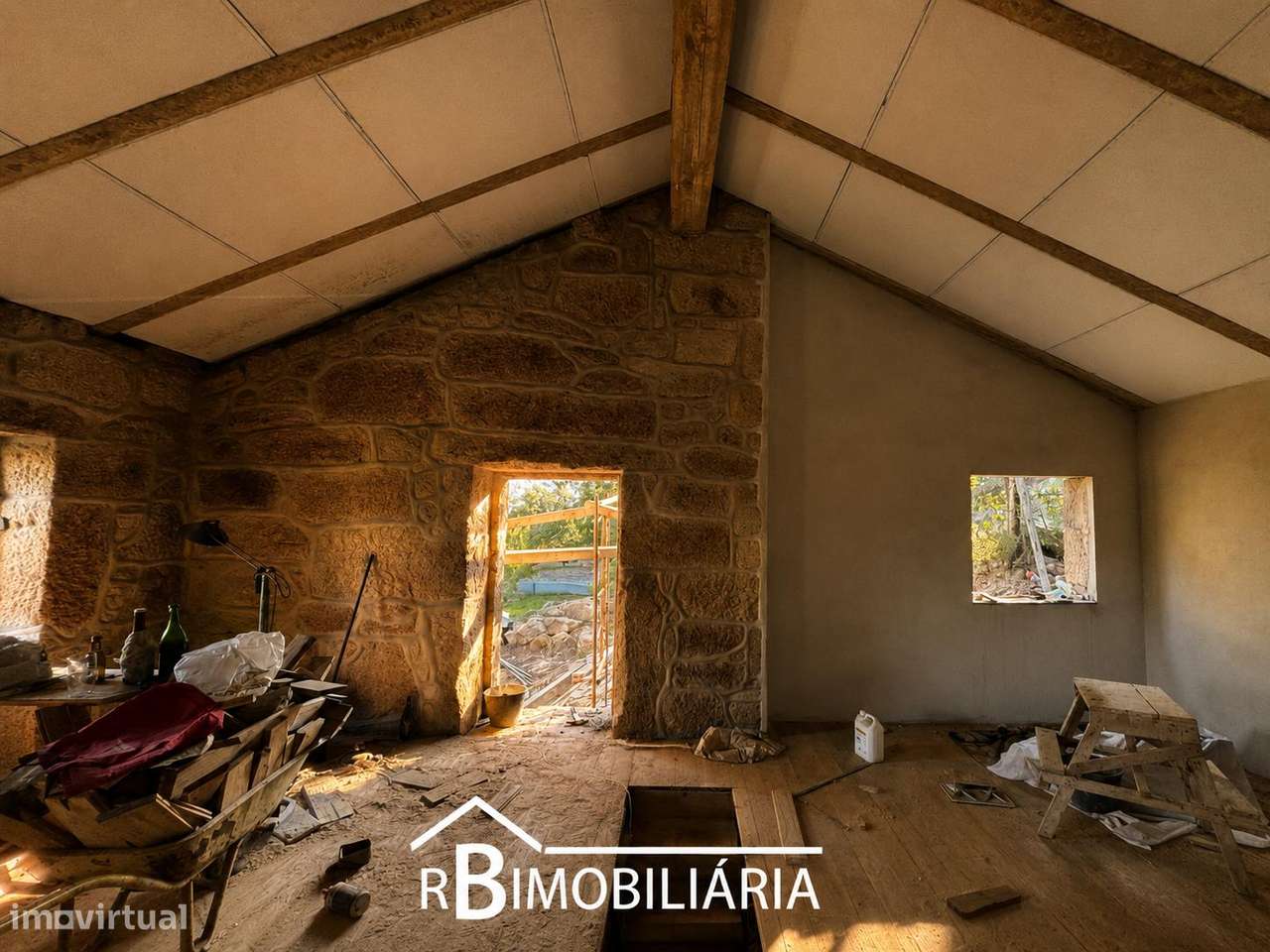 Moradia V2 em Pedra com Vista sobre a Albufeira de Ribeiradio – Sejães-6