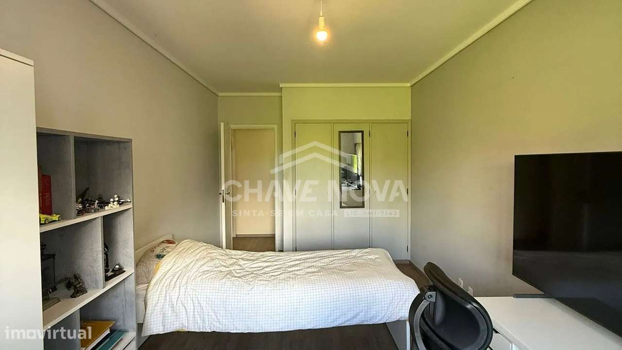 T2 Mobilado c/ Varanda e Arrumo em Esgueira-11
