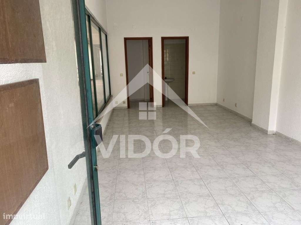 Loja no Novo Mercado Municipal da Baixa da Banheira - CP - Grande imagem: 2/5