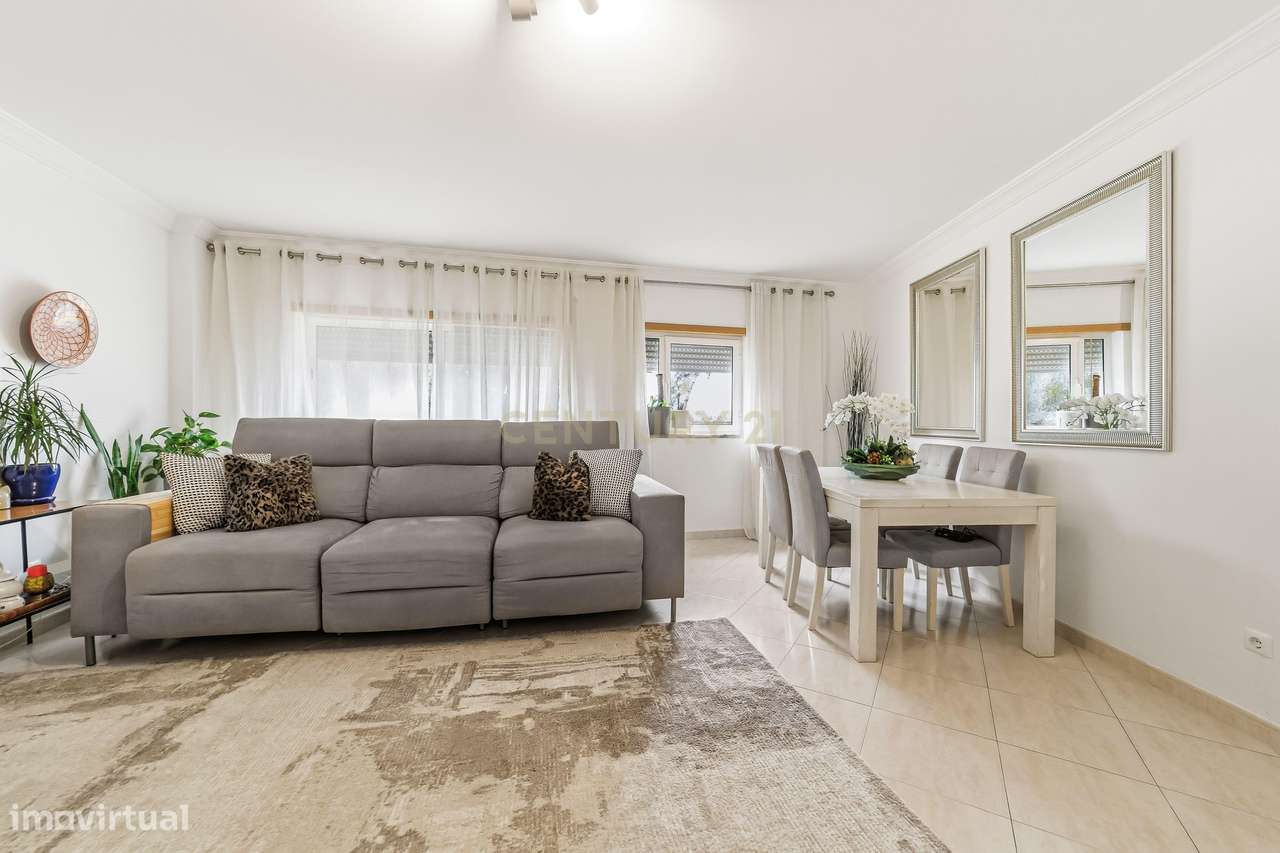 Apartamento T3 com excelente área em Santo António da Charneca – Barre - Grande imagem: 5/27